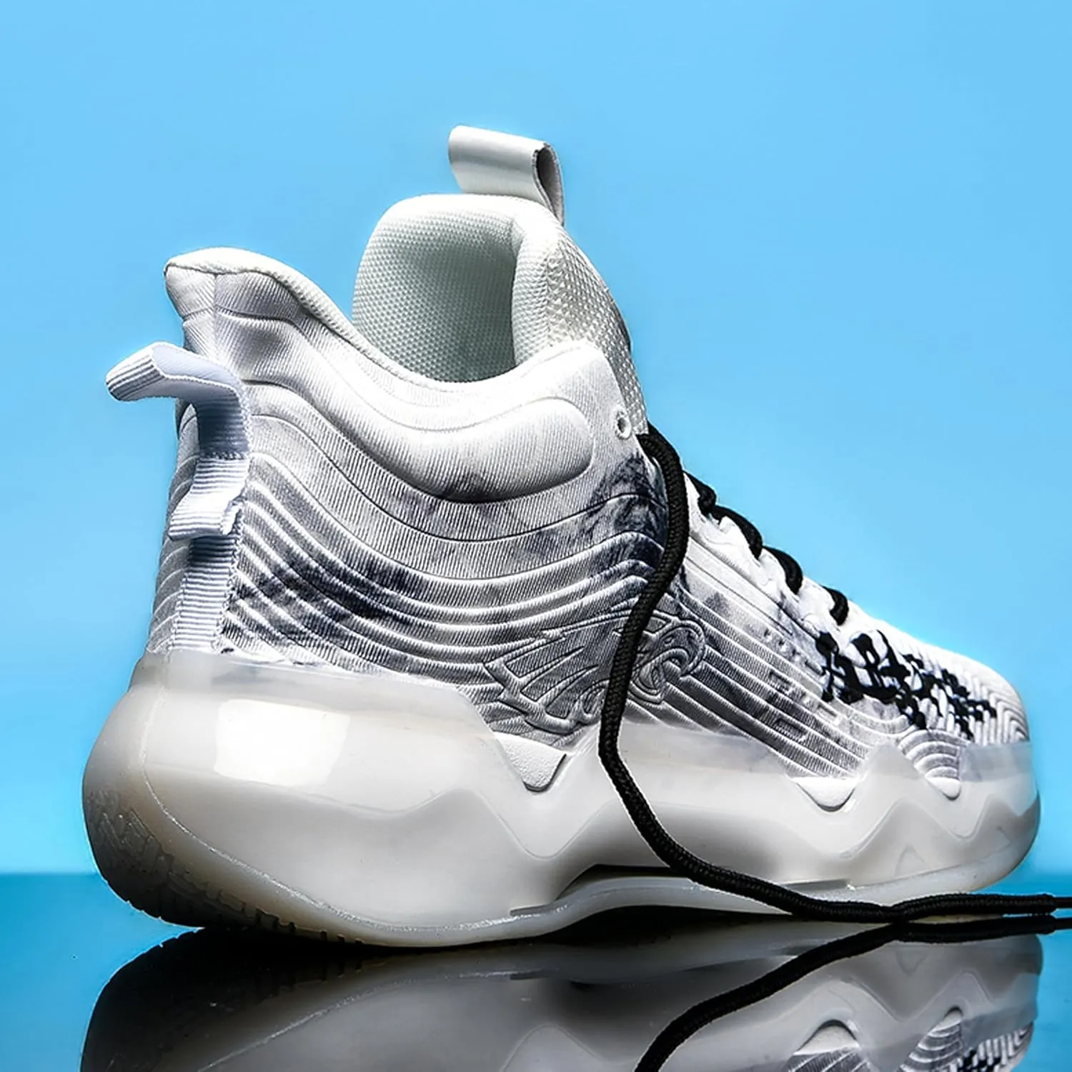 Men's High-Top Basketball ShoesWear-Resistant and Anti-Slip Soles Running Shoes Graffiti Design Fashionable Sports Shoes